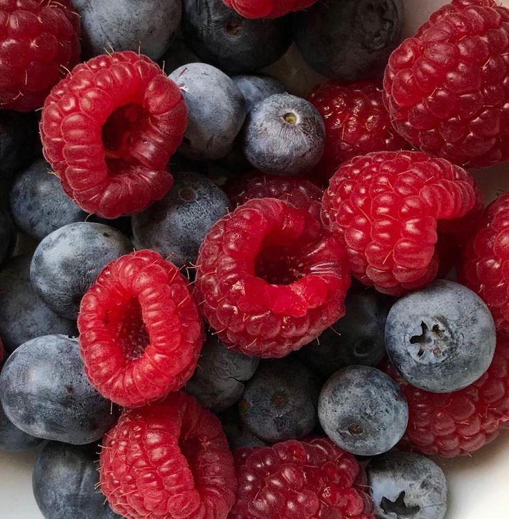 Countryside Delight: Eclectic Berry Fusion